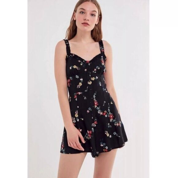 Urban Outfitters Womens Black Floral Sleeveless Button Down Romper Size XS - Picture 1 of 6